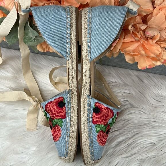 Jessica Simpson Women's Fippo Denim Floral Embroidered Lace Up Flats Size 10 - Picture 3 of 9